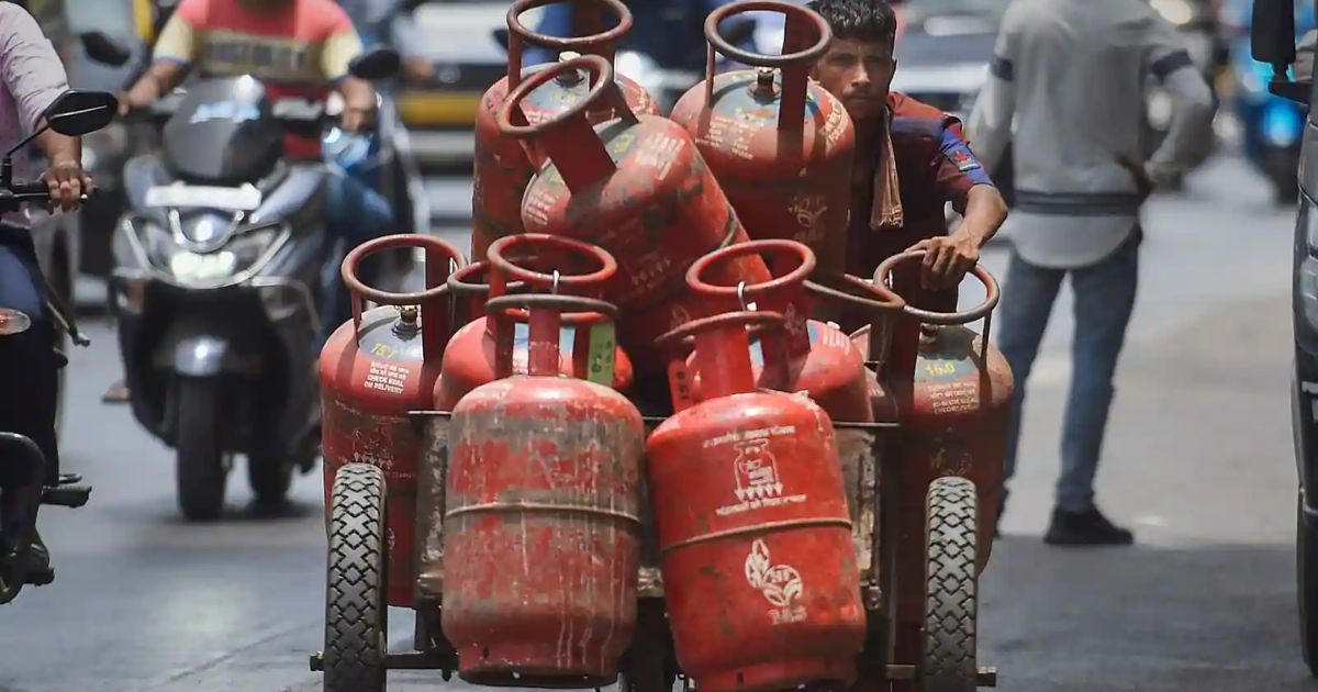 LPG cylinder has become cheap again buy it at just Rs